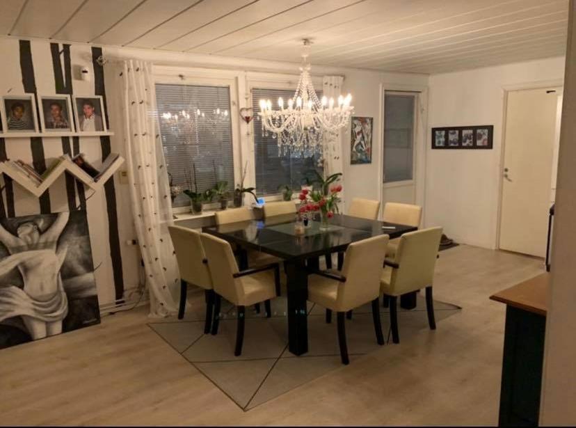Own Private Room In A Big House! Luleå Extérieur photo