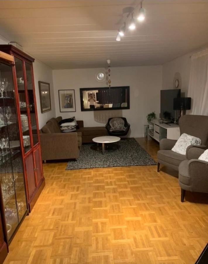 Own Private Room In A Big House! Luleå Extérieur photo